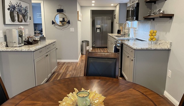Modern 2 Bedroom Rental House, Close to Lake Michigan in Manitowoc