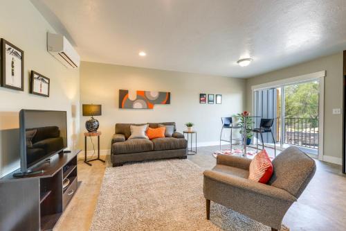 Modern Apt - 7 Mi to St. Anthony Sand Dunes! in Saint Anthony