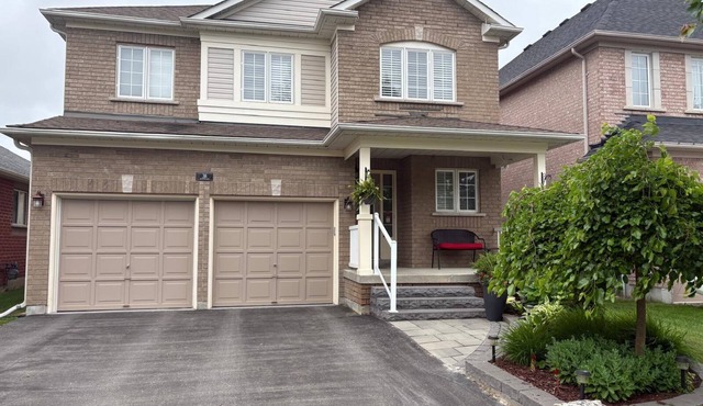 Modern Basement Apartment in Uxbridge