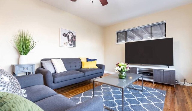 Modern Comfort and Convenience Near Downtown and Ski Resorts in Murray
