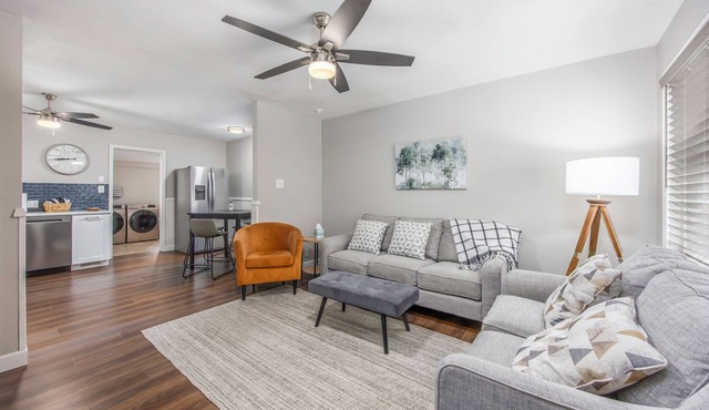 Modern & Inviting Remodeled 3BR in Independence, KS! in Independence