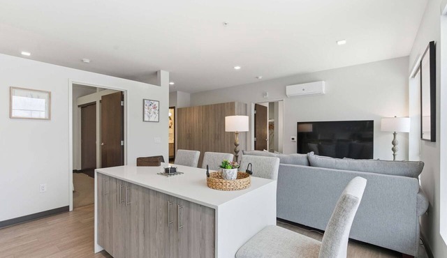 Near MCW | Free Parking & In-Unit Laundry in Milwaukee