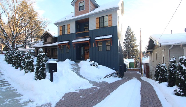 New charming South Hill luxury private apartment in ideal location in Spokane
