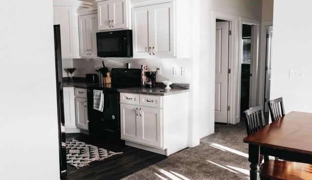NEW CONDO Cache Valley 3BR 2BA - Sleeps 7 in Logan