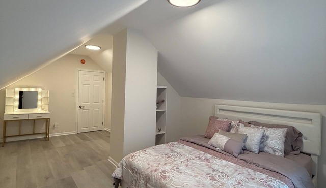 ✨ Newly Remodeled 3BR Home Sleeps 6 Family Friendly in Elgin