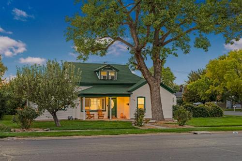 Newly Renovated, Cozy Home - Quiet, Mountain Views in Spanish Fork