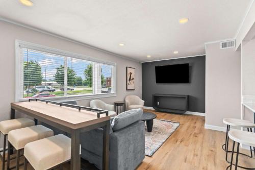 Newly Renovated Unit in Central Spfld #201 in Springfield