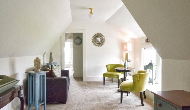 Newport - Exclusive Renfrew Park Beach House Waterview Apartment, Central A/C in Middletown