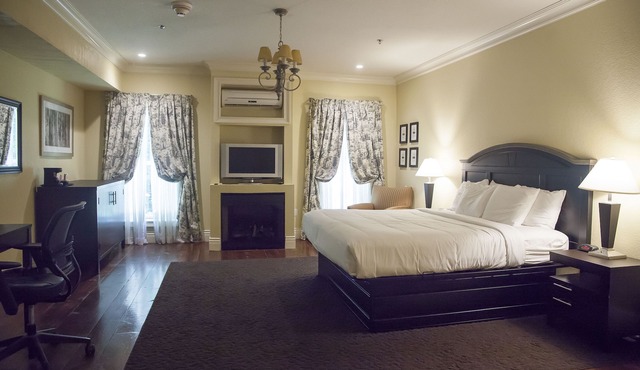 Niagara Crossing Hotel & Spa in Lewiston