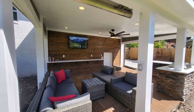Outdoor Kitchen+Free Arcade+5 Miles to Downtown in Atlanta