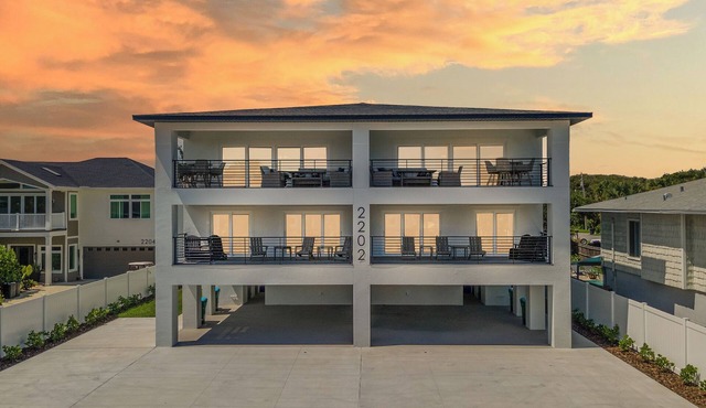 🌊Perfect for Large Groups + Families | Steps to Beach | Flip Flop Living NSB🌊 in New Smyrna Beach
