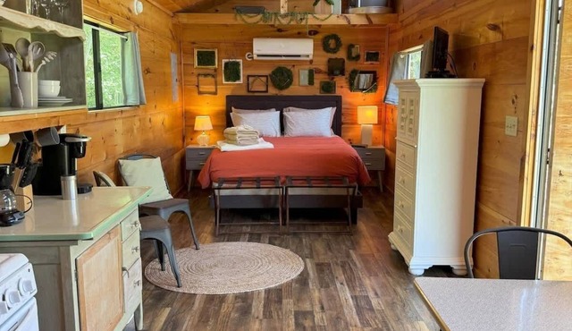 Perrywinkle's Retreat-Hidden Paradise Farms in Clarkrange