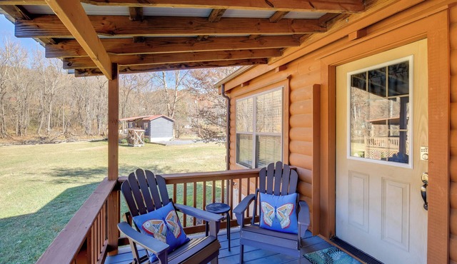 Pet-Friendly Damascus Cabin w/Deck & Mtn Views! in Damascus