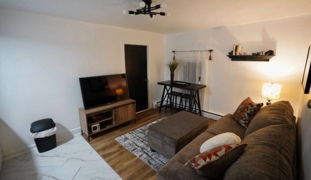 Pet friendly fully furnished and private 1 Bedroom Flat in Fond du Lac