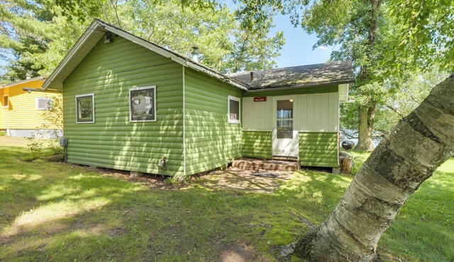 Pet-Friendly Rustic Cabin Steps from Lake Chetek in Chetek