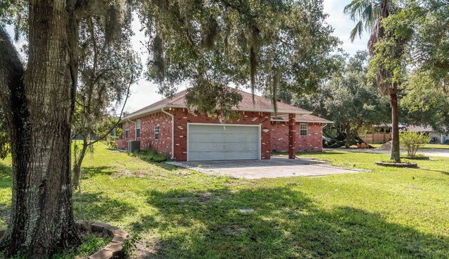 Pet friendly updated home close to HITS, WEC, Rainbow Springs, and Devils Den! in Williston