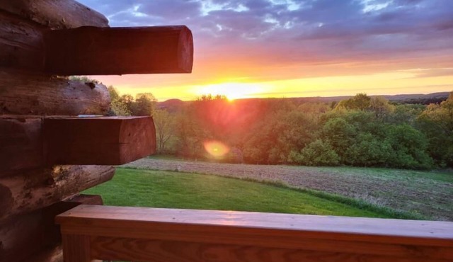 Pleasant View Log Haus in Mauston