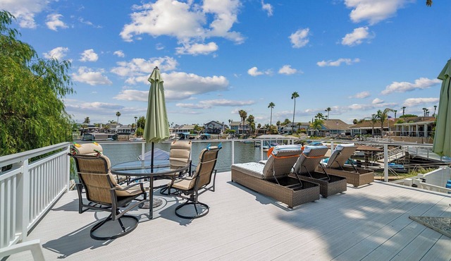 Private Bay Mins to Fast Water! Spa! in Discovery Bay