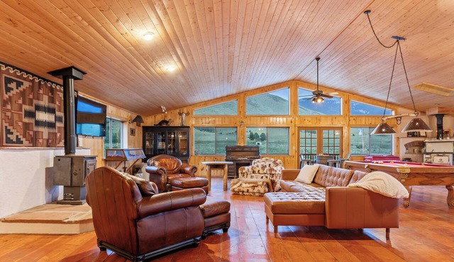 Private Ranch for Weddings, Retreats, Reunions. Sleeps 30 in two lodging units, in Eagle Nest