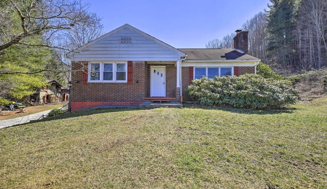 Quaint Creekside Home w/Spacious Deck & Yard in Atkins