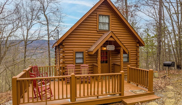 Quaint*Resort Setting*Hot Tub*WiFi*Keurig*Secluded in PIGEON FORGE