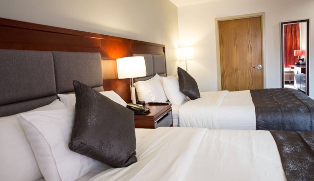 Ramada Plaza by Wyndham Chicago North Shore in Wheeling