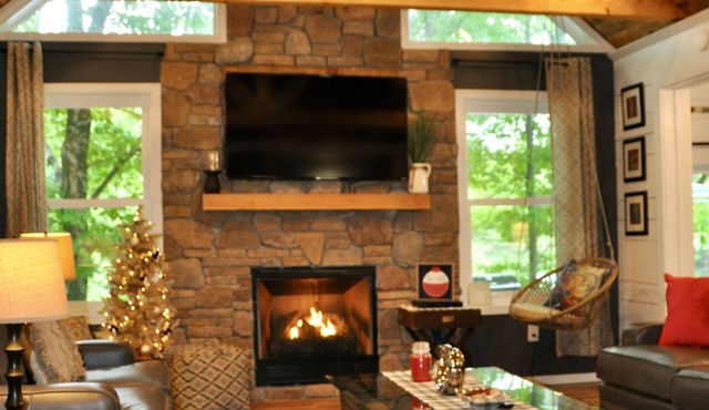 Relax Refresh & Reconnect Lakefront on Autumn Lake, 3min to Salmon River in Orwell