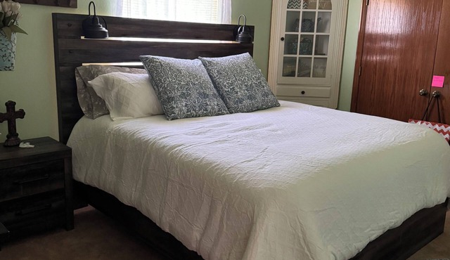 Relaxing rustic charm in Stillwater, OK - open floor plan & nice patio! in Stillwater