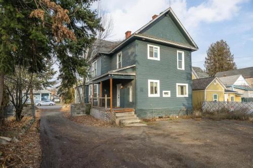 Restored Villa for Groups in Spokane