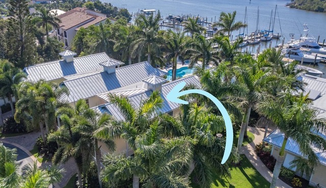 🏖️Riverfront New Smyrna Marina Villa19 🚤Pool, Tiki Bar & Dining, Prime NSB Location in New Smyrna Beach