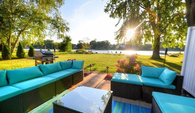 Riverfront Retreat! Water front and dog friendly! in Two Rivers