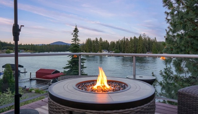 Riverside Harbor House | Luxury Riverfront | Dock & Fire Pit in Post Falls