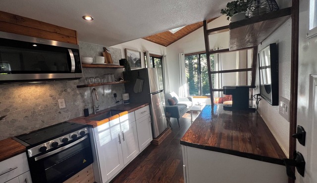 Riverside Tiny House for 2 in Granite Falls
