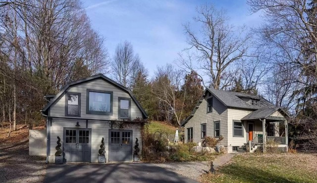 Rustic Catskill cottage, 10 min to Hudson, 30 minutes to popular ski area skiing in Catskill