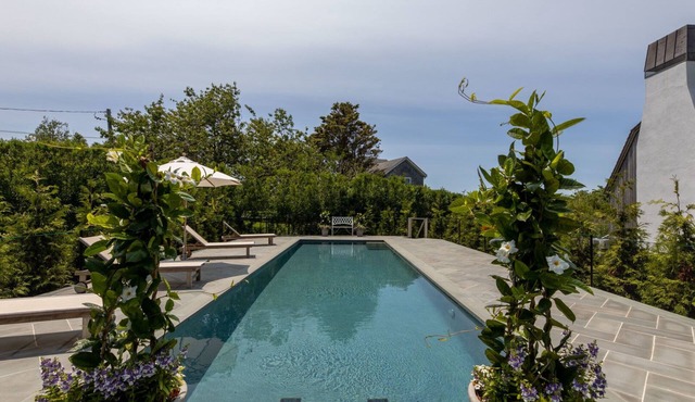 Rustic elegance in this modern farmhouse with private pool, fantastic. in Bridgehampton