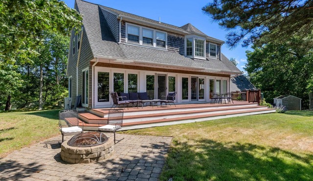 Salt Marsh Cottage: Private Coffins Beach! in Gloucester