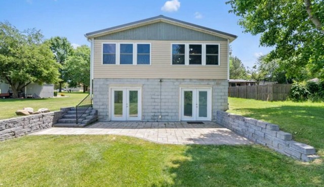 Serene Home on Grand River in Lansing
