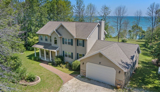 Serene Lakeview Retreat on Lake Michigan - Minutes to Whistling Straights in Cleveland