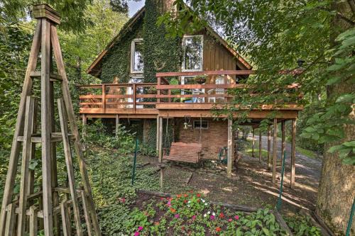 Serene Lodi Escape w/Deck: Boat, Hike & Sip! in Lodi