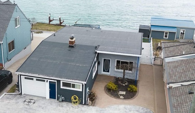 Serene Waterfront Getaway | Patio and Dock in Marysville