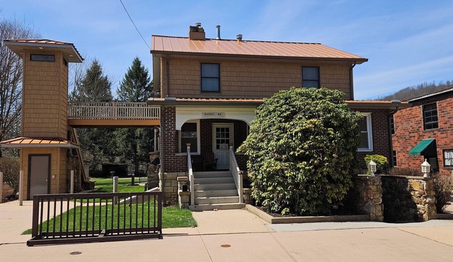 Shoreline Estates - Two Double Beds in Confluence