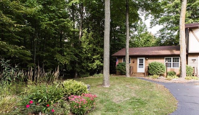 Sister Bay Condo, walk to beach and village in Sister Bay