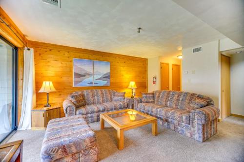 Ski-In/Ski-Out Seven Springs Mtn Condo w/Shuttle! in Champion