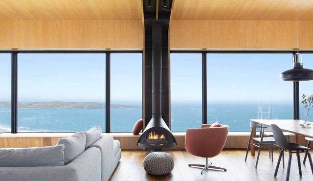 Sky House Luxury Villa with Spa, Theater & Gym in Dillon Beach