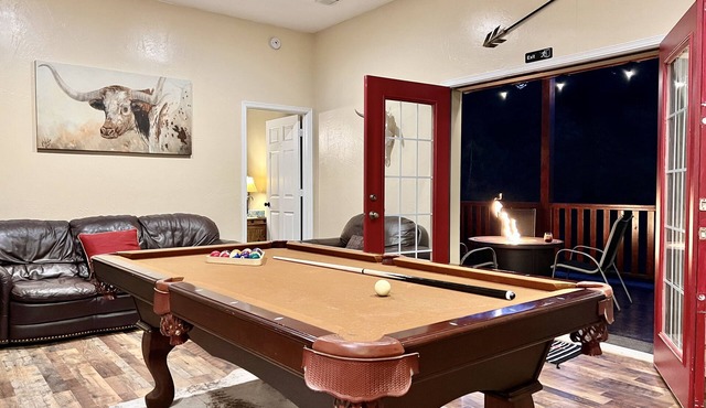 Sleeps 10, 5BD, 4BT, HOT Tub, Pool Table, Near Winter Park & Ski in Alto