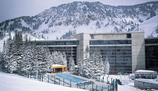 Snowbird Cliff Club Ski In/Out 2 Bdrm Condo 2/14/26-2/21/26 in Sandy