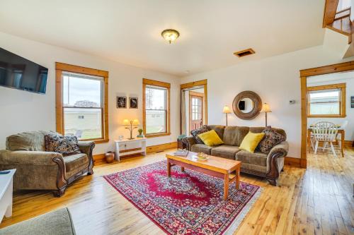Snowmobiling Hub! Mackinaw City Home 3 Mi to Beach in Mackinaw City