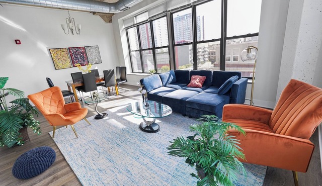Spacious 3BR Corner Skyline Unit Near McCormick Place & Museum Campus in Chicago