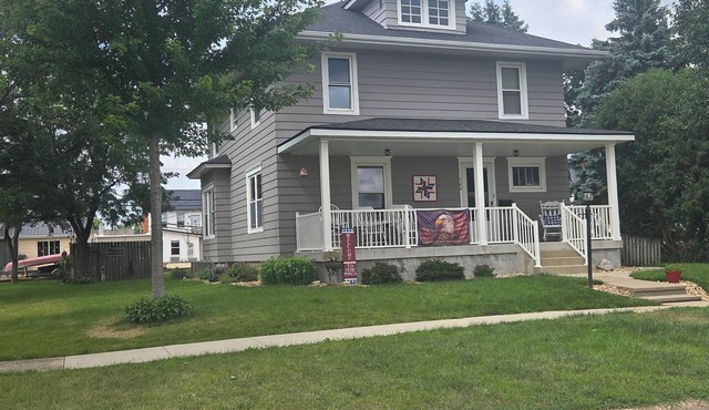 Spacious 4-bedroom house centrally located in downtown Dyersville. in Dyersville