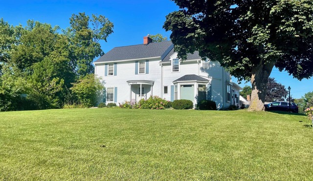 Spacious 5-bedroom Allouez Home - 6 min drive to Lambeau in Allouez